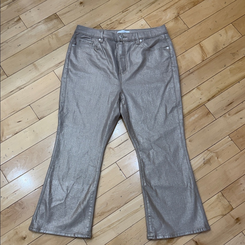 NWT. Loft. 14P. Women’s Gold Metallic Flare, Kick Crop Pants